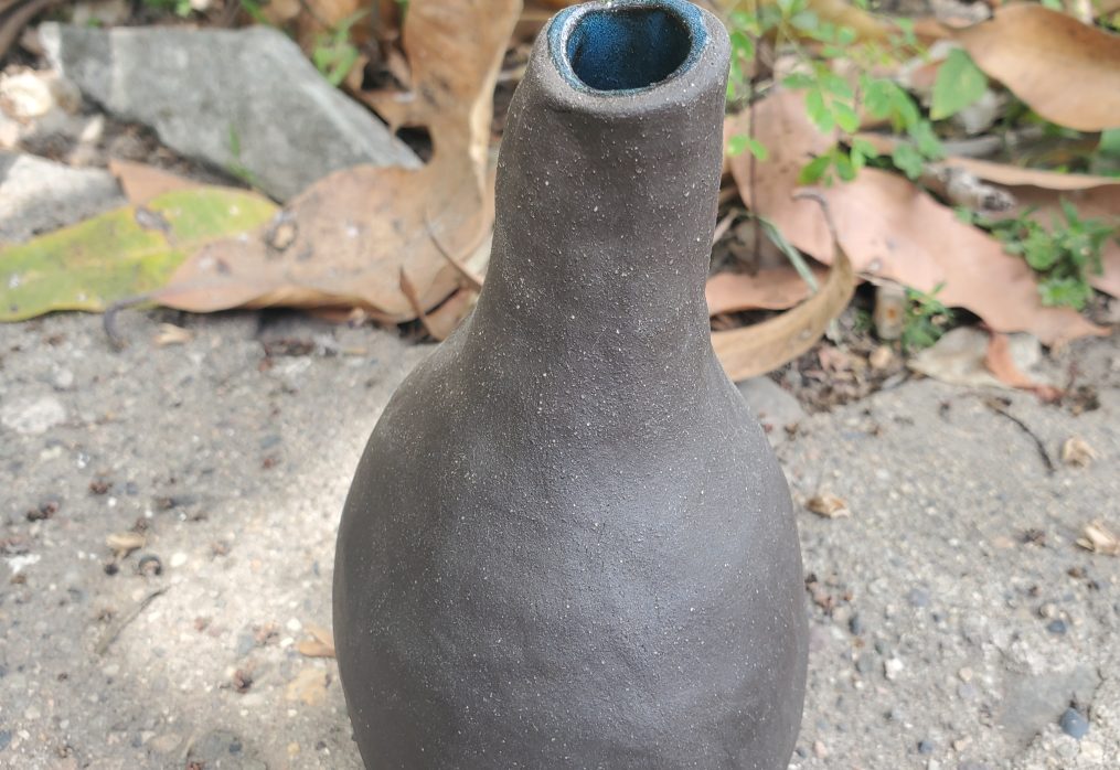 Georgia Powell, Gray small vase, blue