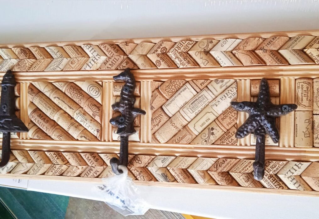 Wall coat hanger 3 hooks