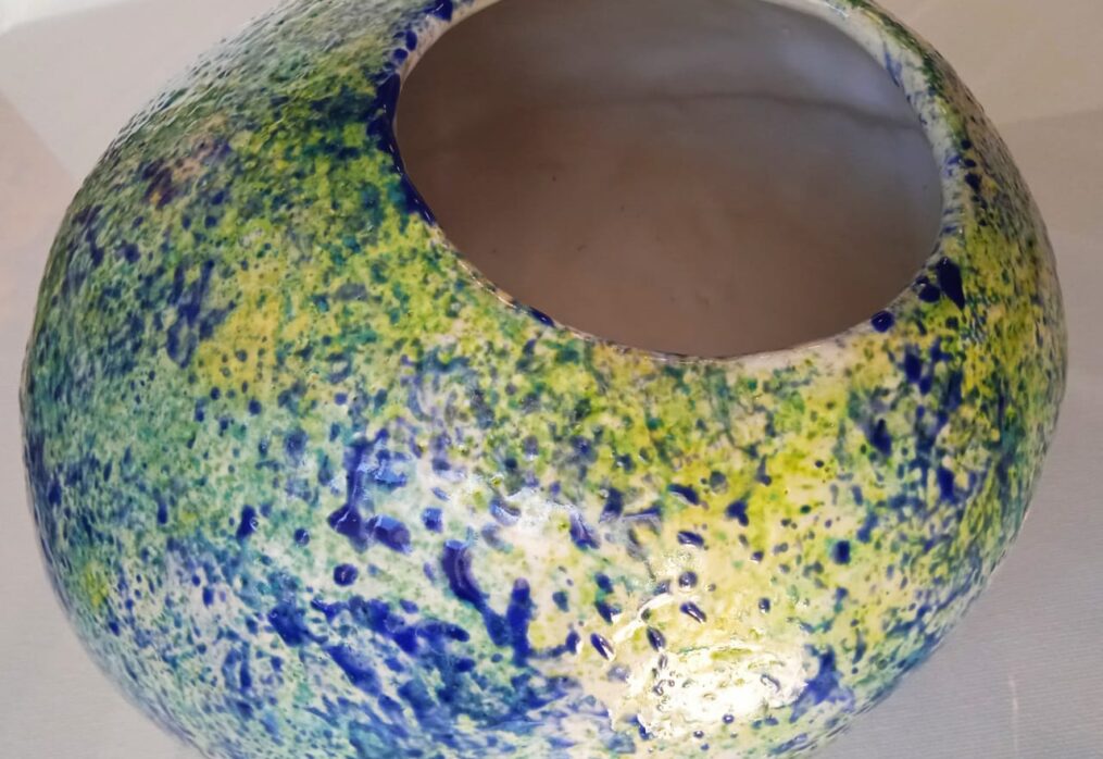 Round vase by Kim Bagatto